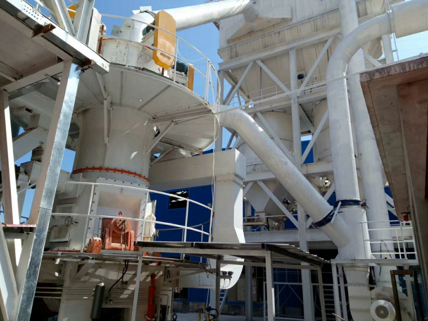 3000目超細(xì)礦石磨粉機的型號